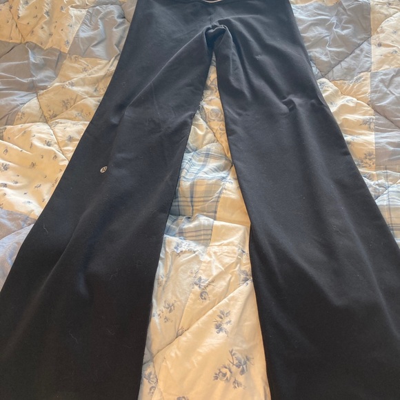 Lululemon Groove Pant with funky waistband - Picture 2 of 4